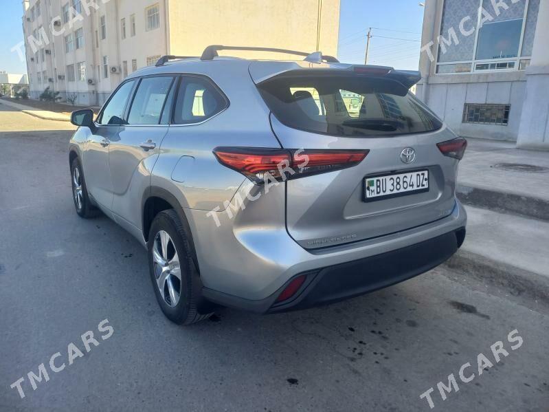 Toyota Highlander 2022 - 530 000 TMT - Дашогуз - img 4