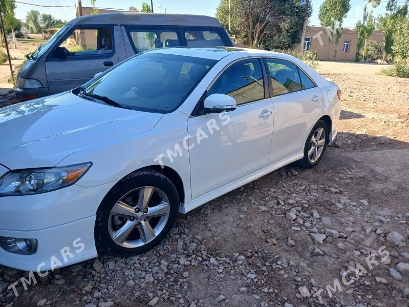 Toyota Camry 2010 - 215 000 TMT - Гурбансолтан Едже - img 4