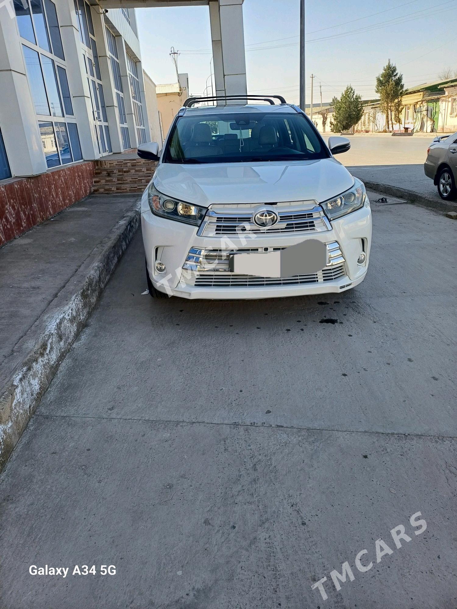 Toyota Highlander 2018 - 420 000 TMT - Türkmenabat - img 2