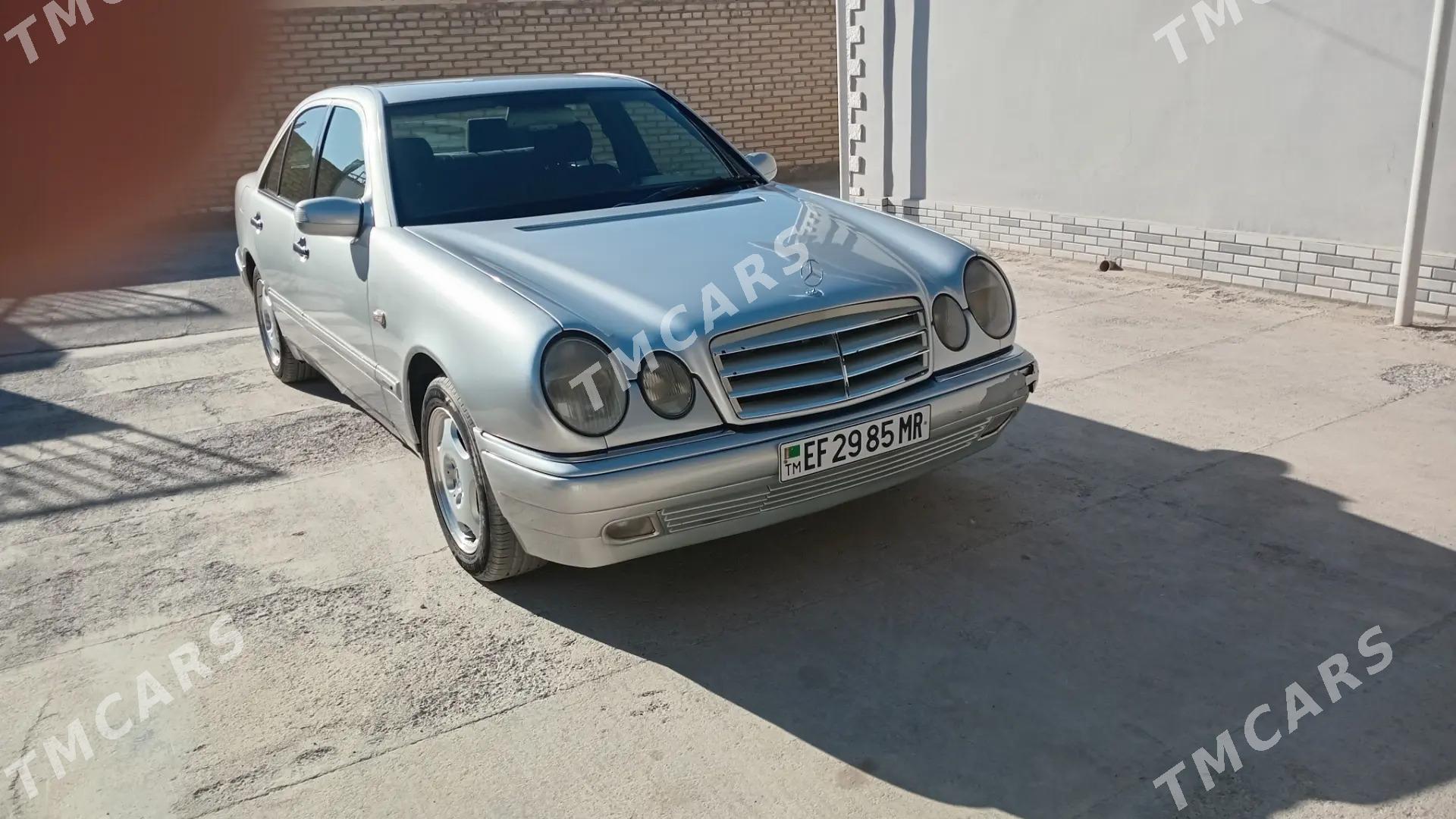 Mercedes-Benz E320 1997 - 100 000 TMT - Мары - img 2