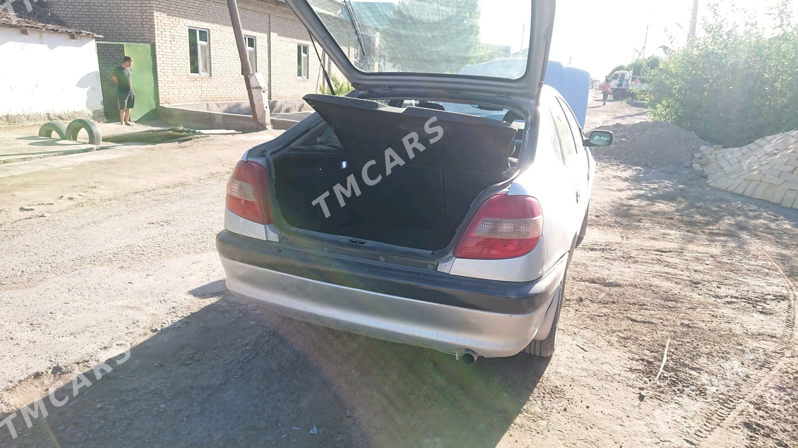Toyota Avensis 2002 - 90 000 TMT - Дянев - img 5