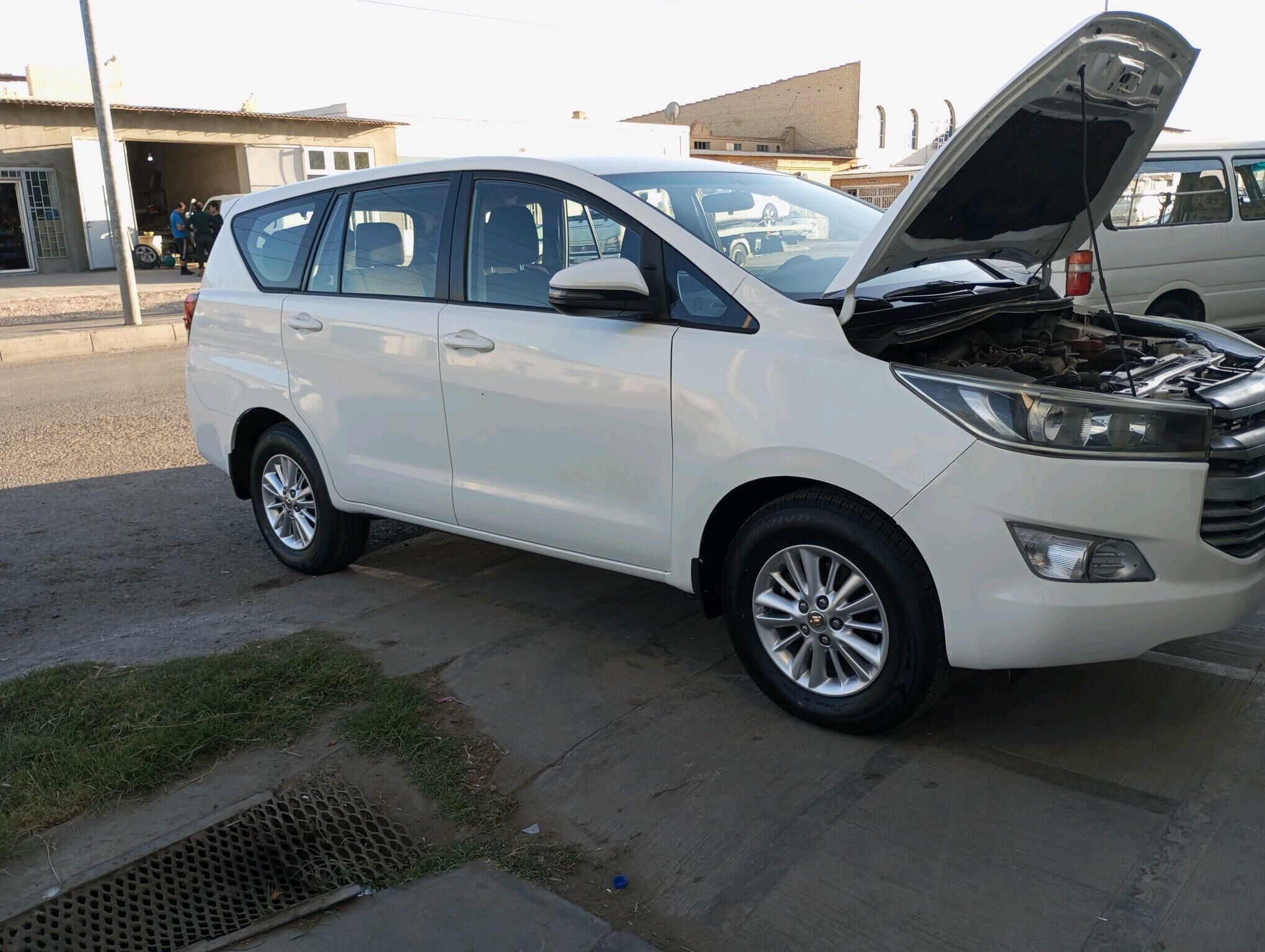 Toyota Innova 2020 - 270 000 TMT - Türkmenabat - img 8