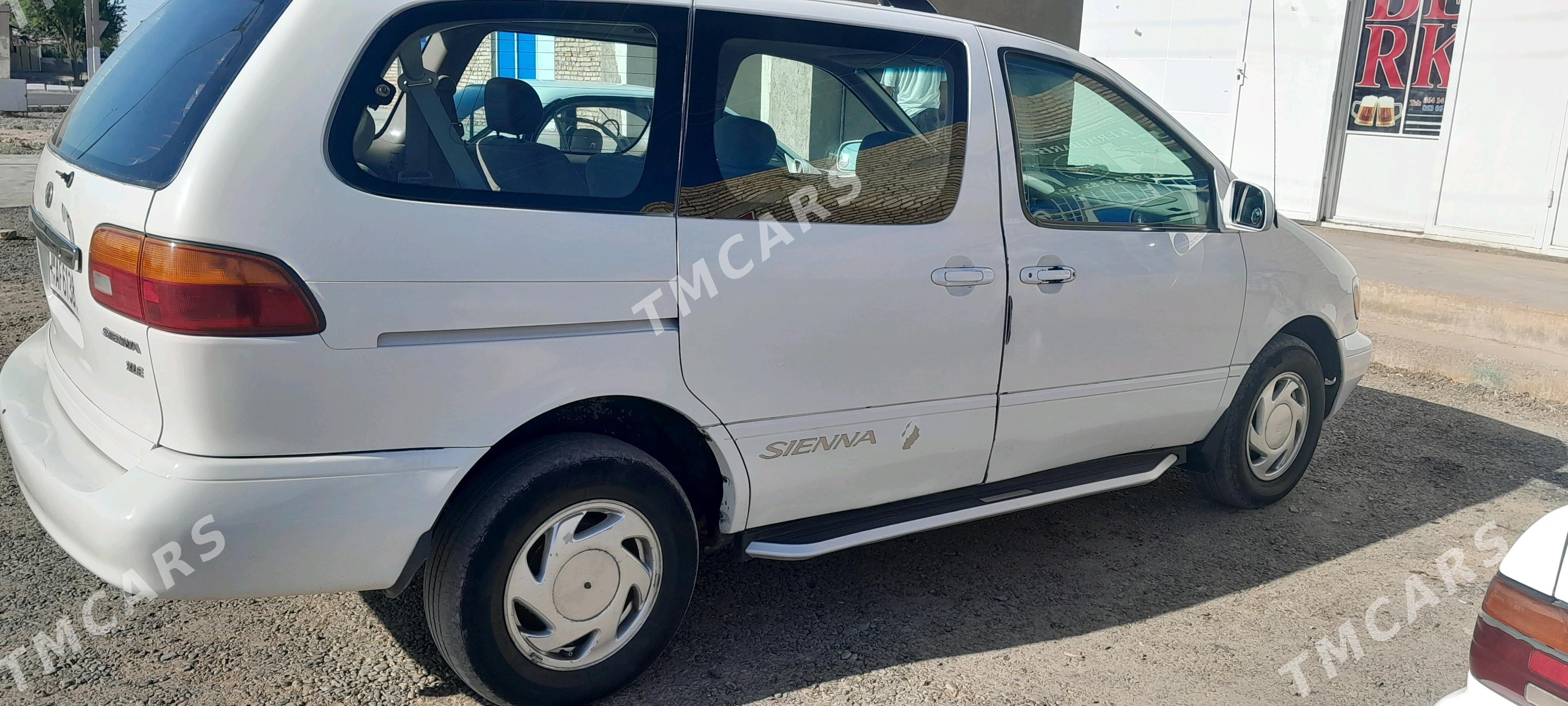 Toyota Sienna 2001 - 130 000 TMT - Sarahs - img 3