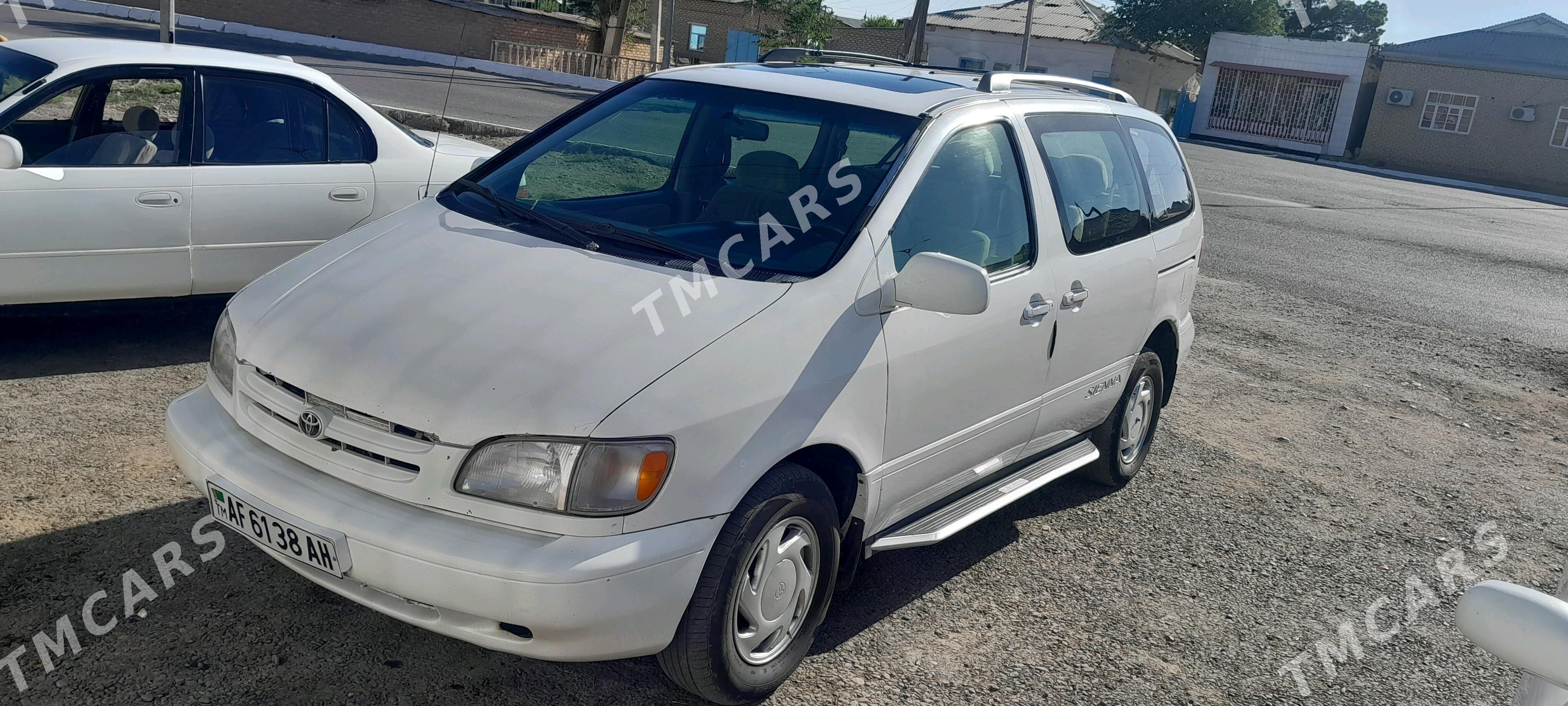 Toyota Sienna 2001 - 130 000 TMT - Sarahs - img 4