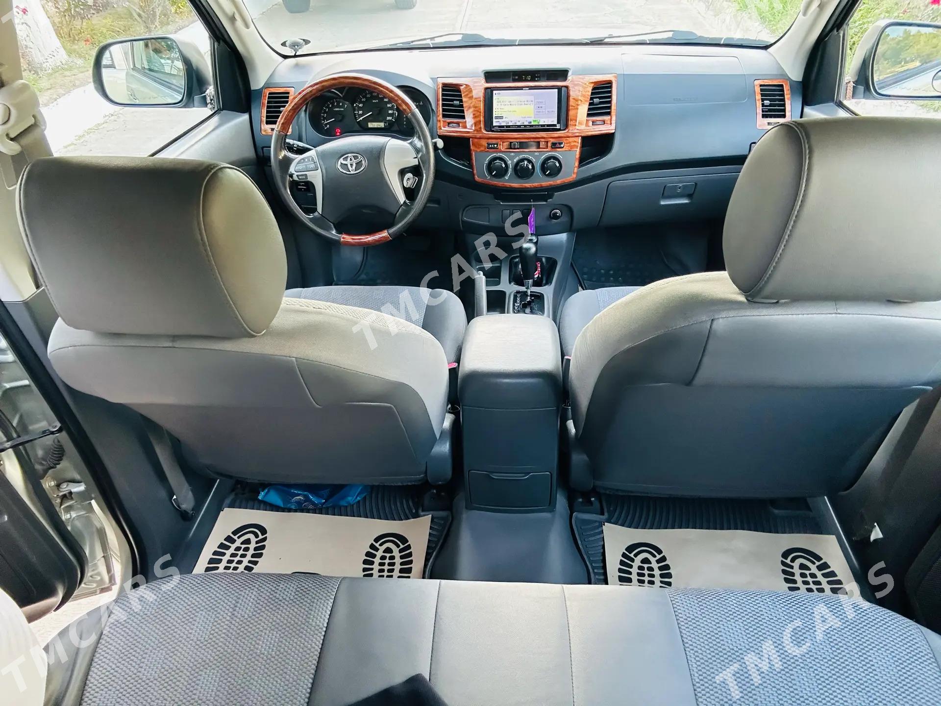 Toyota Hilux 2014 - 400 000 TMT - Туркменбаши - img 2