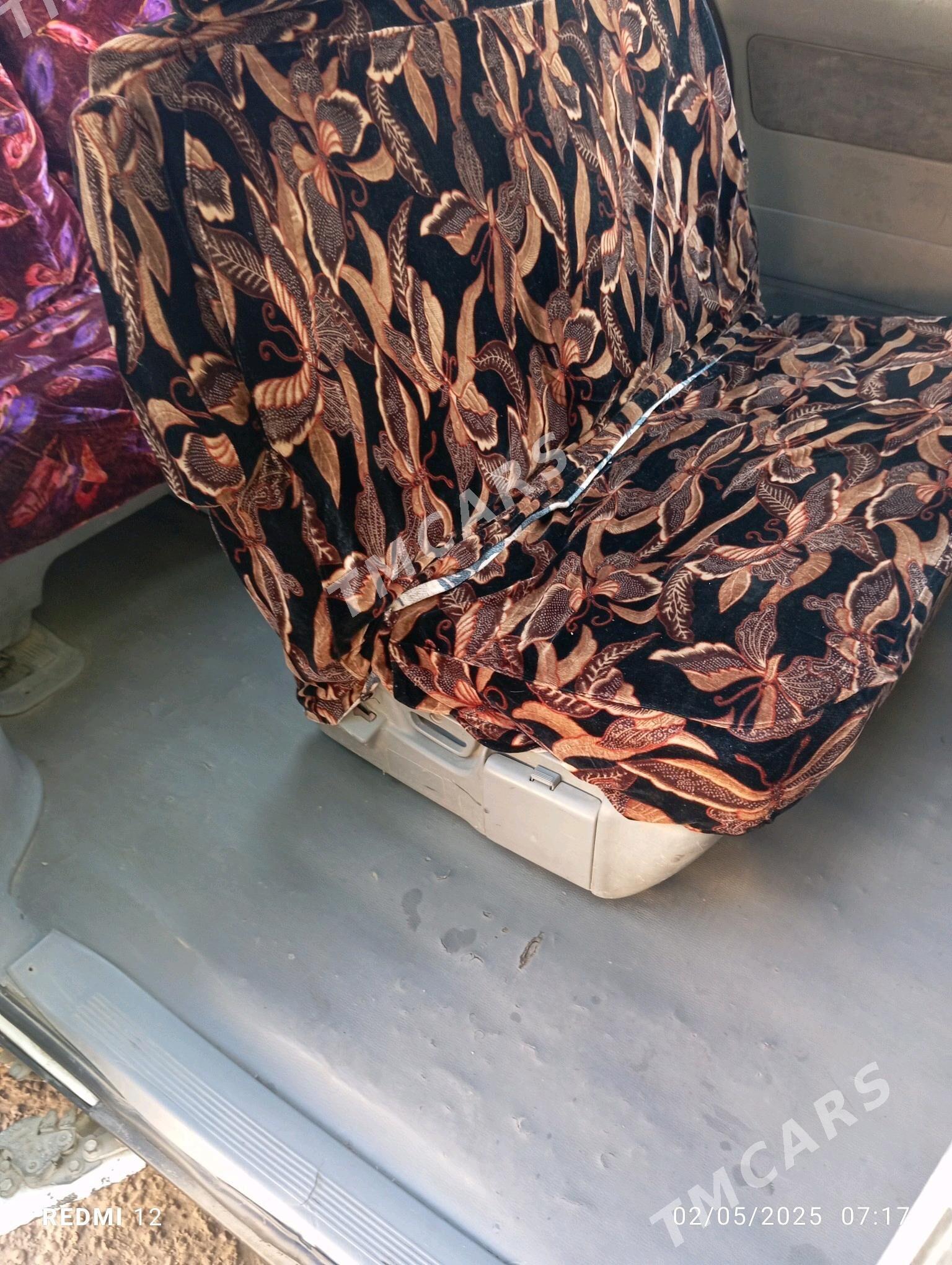 Toyota Sienna 2002 - 125 000 TMT - Tejen - img 3