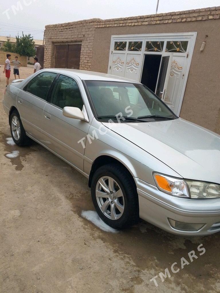 Toyota Camry 2000 - 145 000 TMT - Boldumsaz - img 3