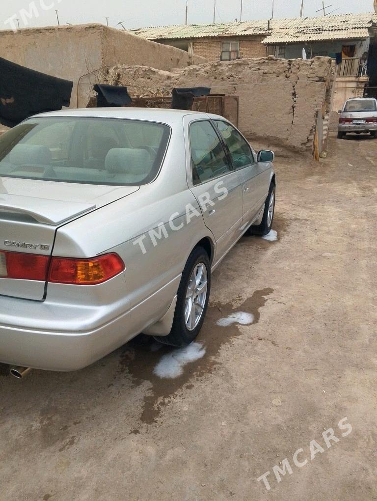 Toyota Camry 2000 - 145 000 TMT - Boldumsaz - img 4