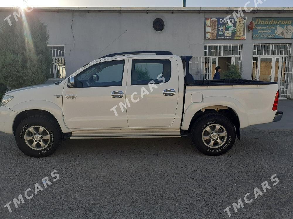 Toyota Hilux 2011 - 350 000 TMT - Бахарден - img 5