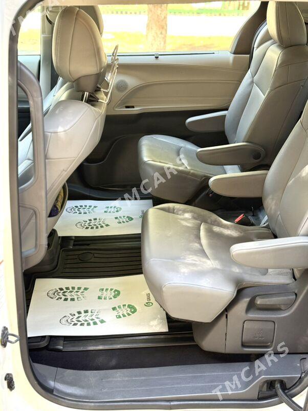 Toyota Sienna 2021 - 685 000 TMT - Aşgabat - img 9