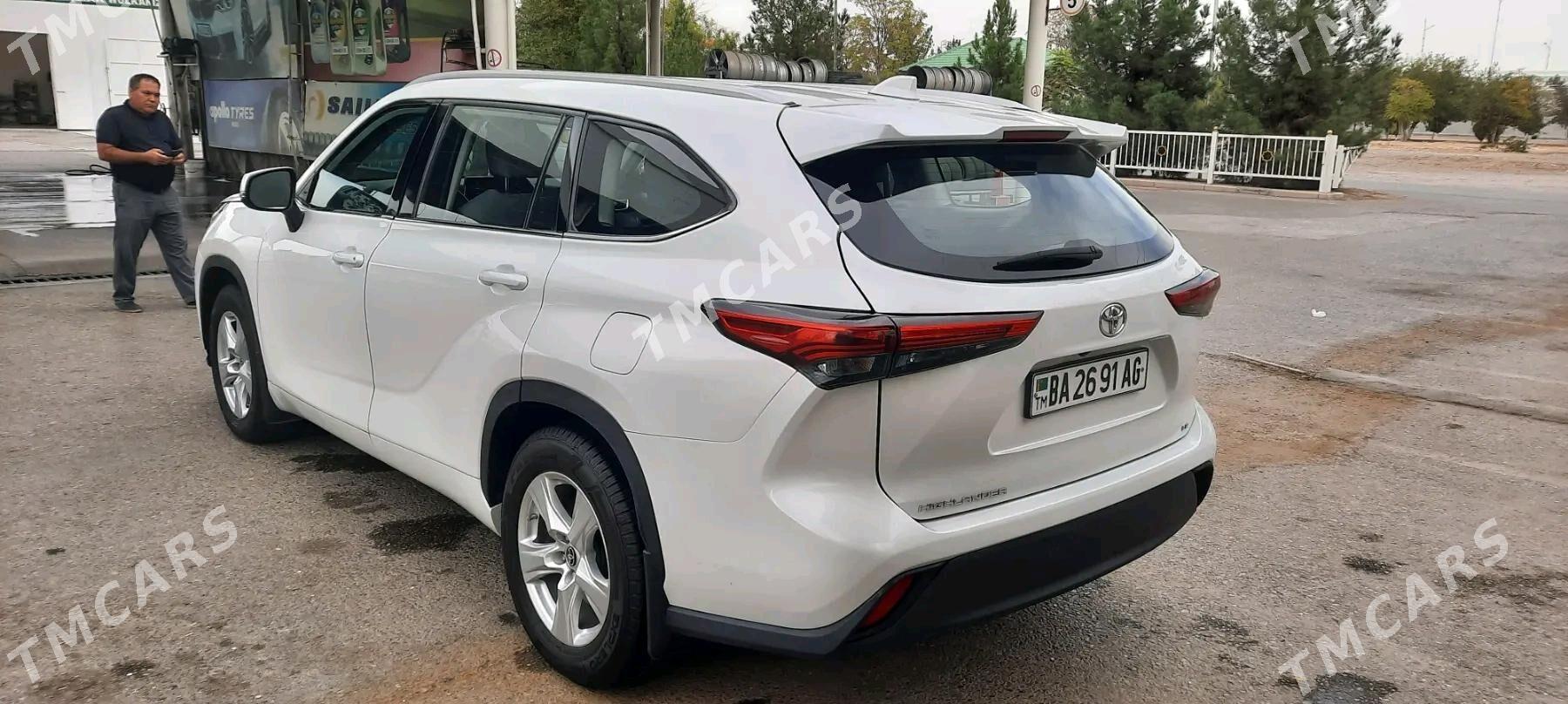 Toyota Highlander 2021 - 500 000 TMT - Кëши - img 3