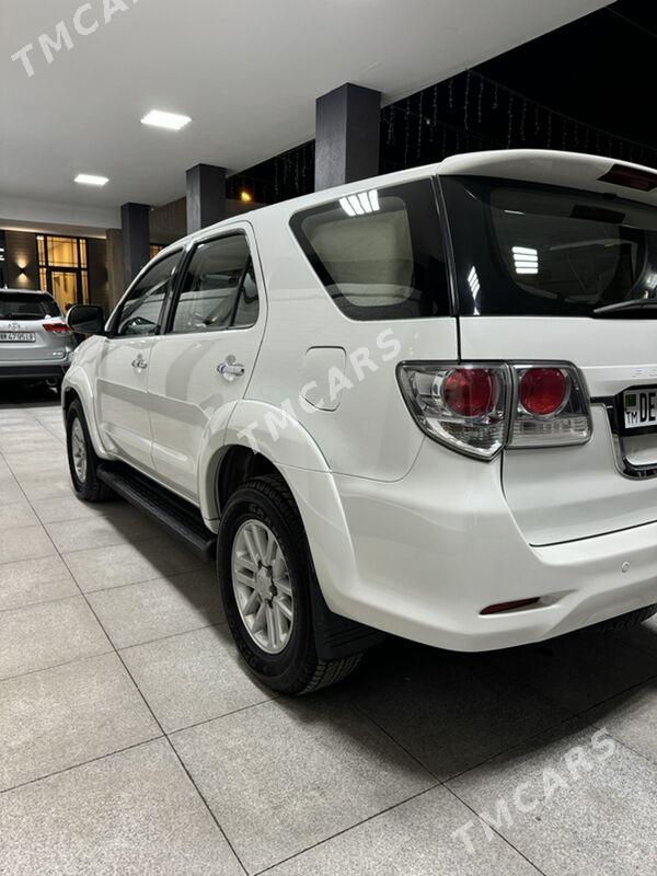 Toyota Fortuner 2013 - 350 000 TMT - Türkmenabat - img 6