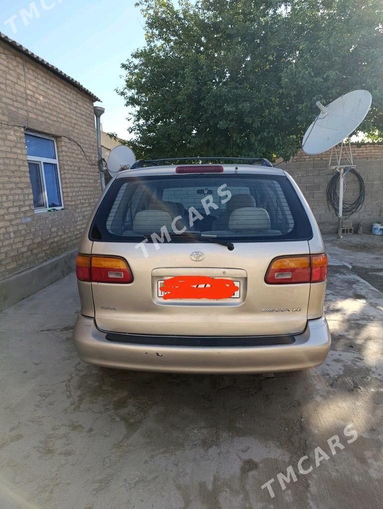 Toyota Sienna 2000 - 180 000 TMT - Kaka - img 3