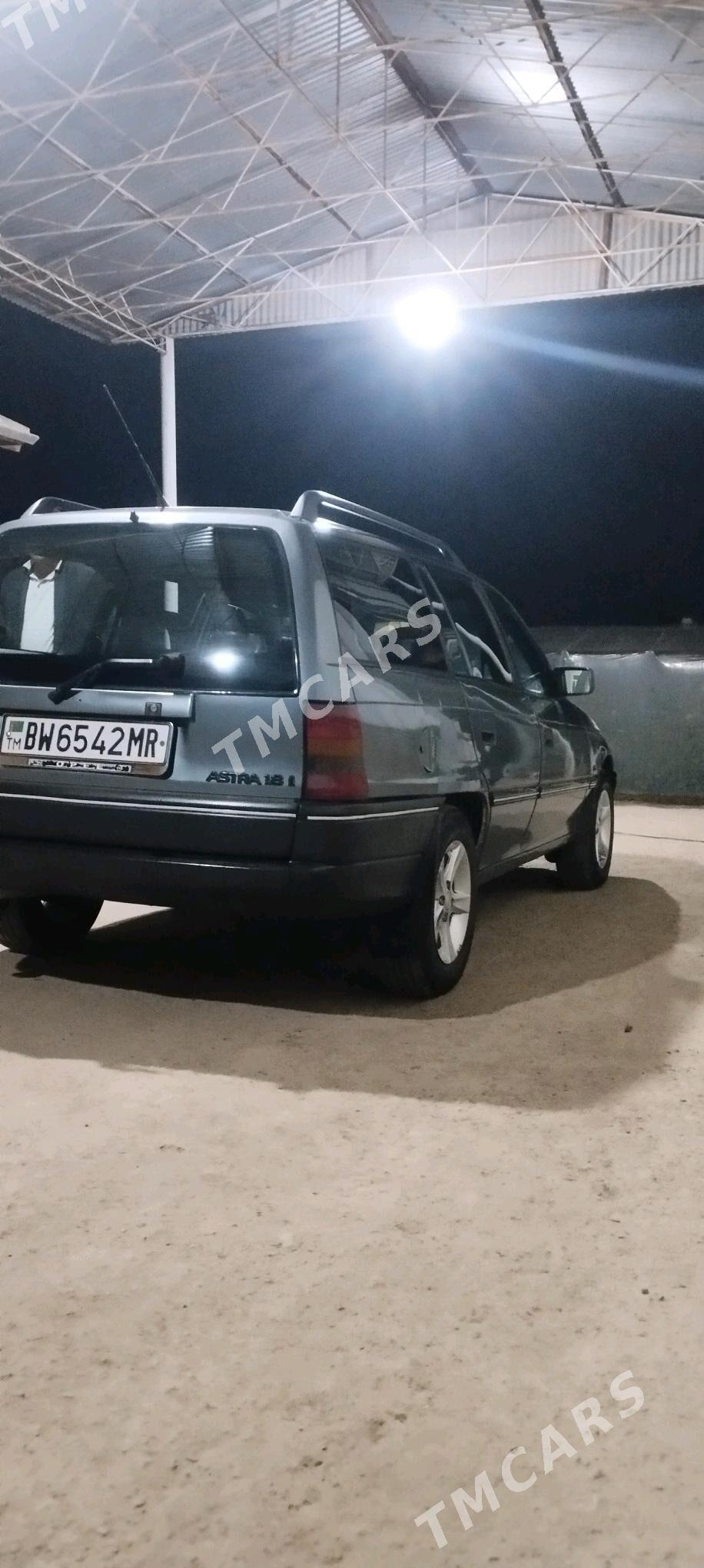Opel Astra 1992 - 40 000 TMT - Mary - img 4