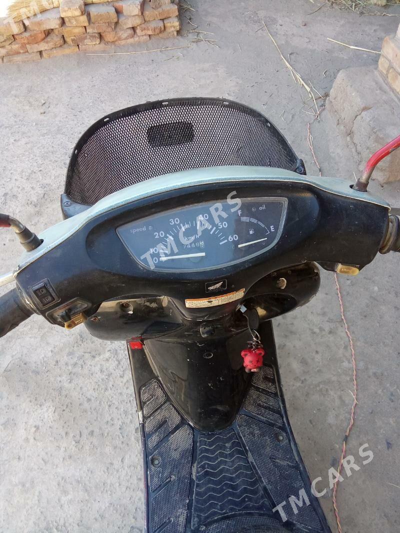 Fekon FK200-14G 2010 - 5 000 TMT - Чарджоу - img 2