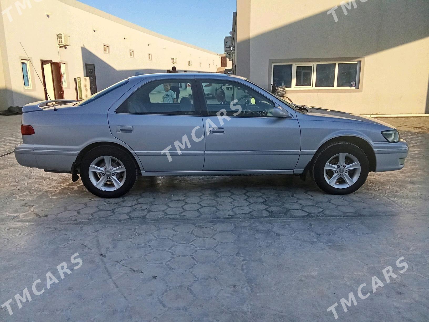 Toyota Camry 2001 - 130 000 TMT - Mary - img 4