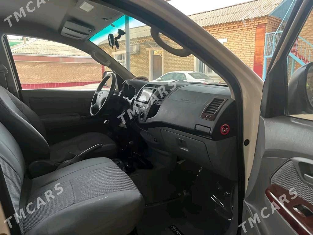 Toyota Hilux 2011 - 320 000 TMT - Бахарден - img 6
