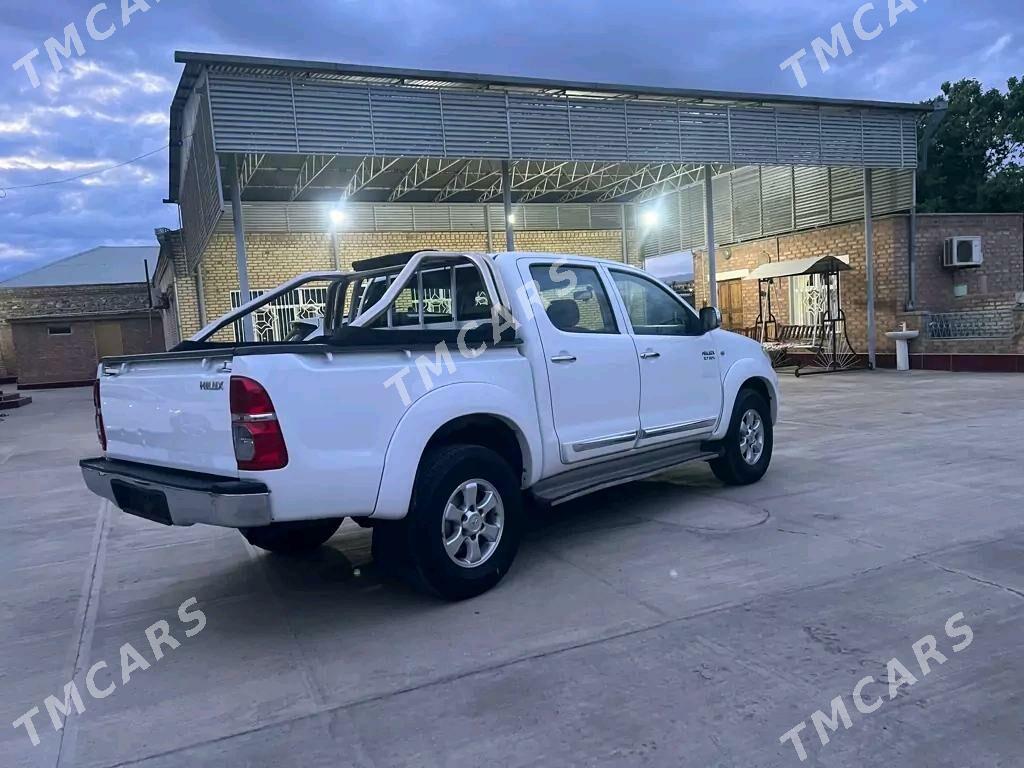 Toyota Hilux 2011 - 320 000 TMT - Бахарден - img 7