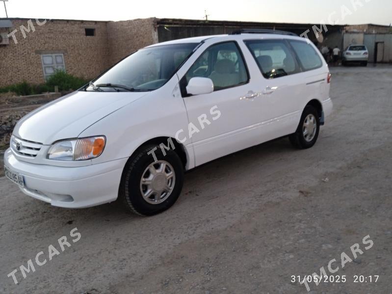 Toyota Sienna 2002 - 130 000 TMT - Теджен - img 3