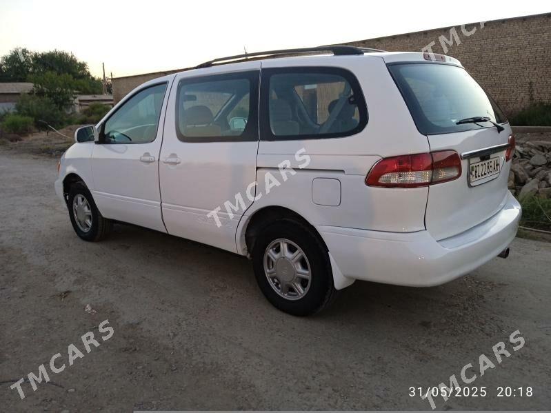 Toyota Sienna 2002 - 130 000 TMT - Теджен - img 7