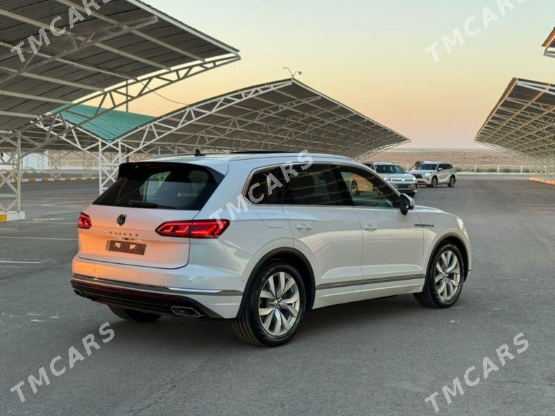 Volkswagen Touareg 2019 - 1 085 000 TMT - Aşgabat - img 8