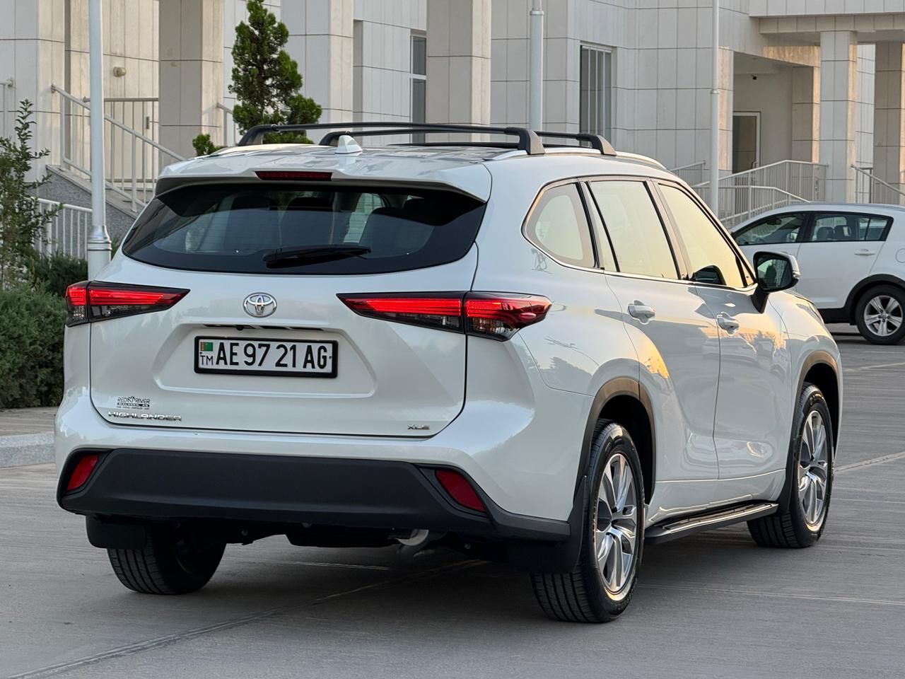 Toyota Highlander 2021 - 615 000 TMT - Ашхабад - img 5
