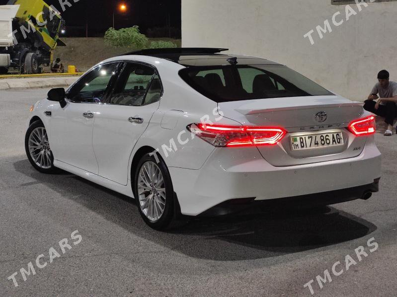 Toyota Camry 2018 - 365 000 TMT - Бузмеин - img 3