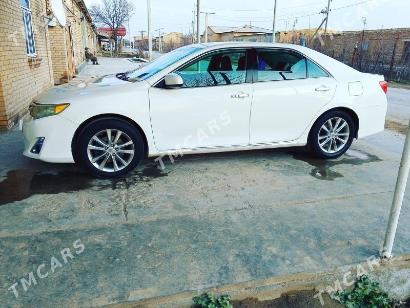 Toyota Camry 2012 - 180 000 TMT - Çärjew - img 6