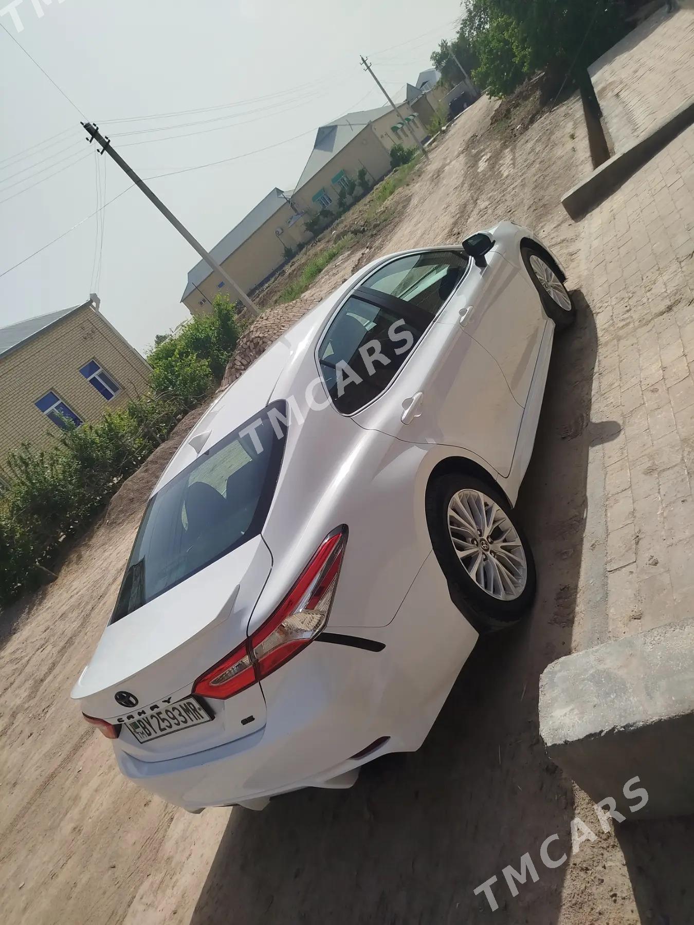 Toyota Camry 2020 - 300 000 TMT - Baýramaly - img 5