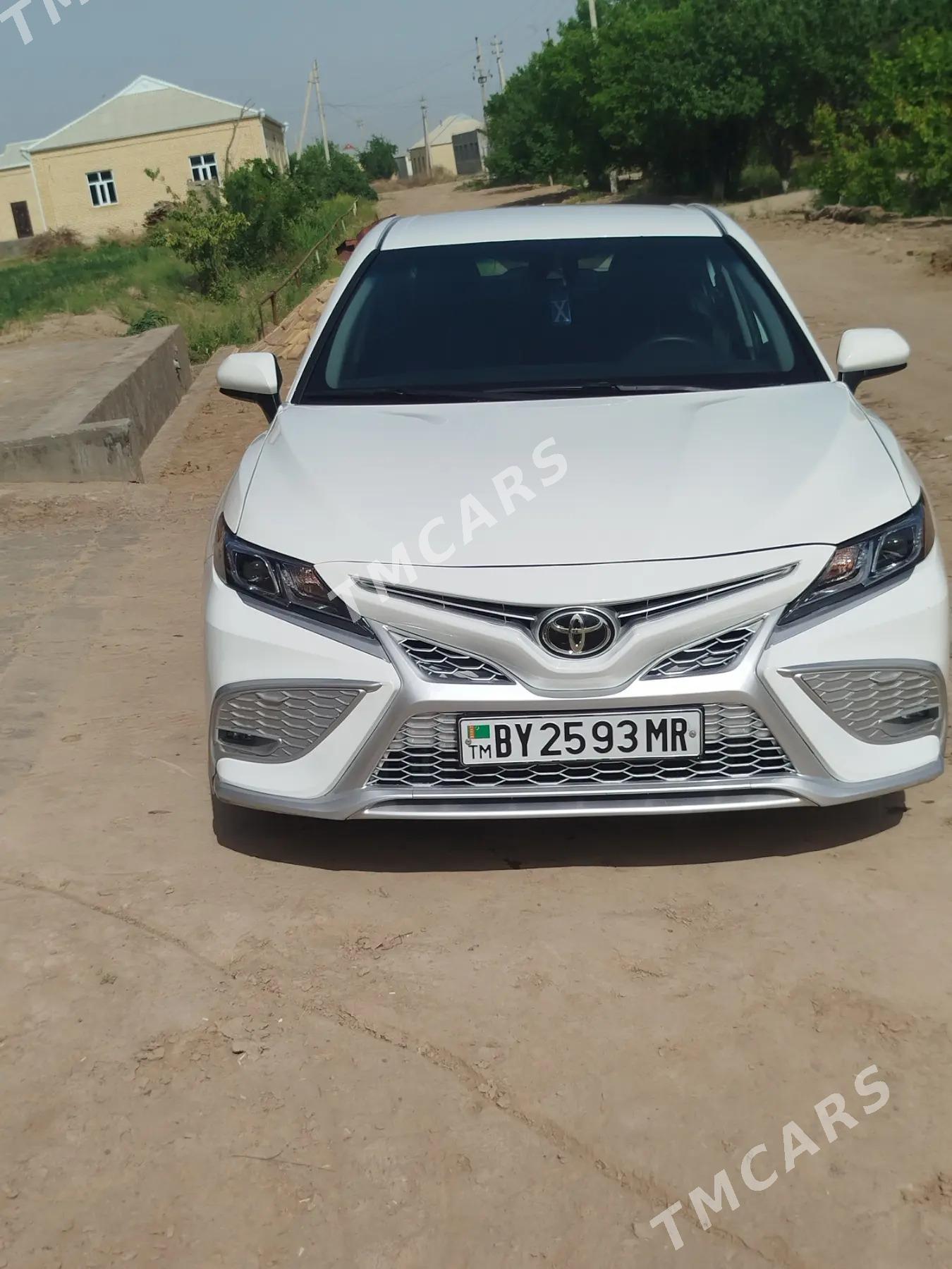 Toyota Camry 2020 - 300 000 TMT - Baýramaly - img 2