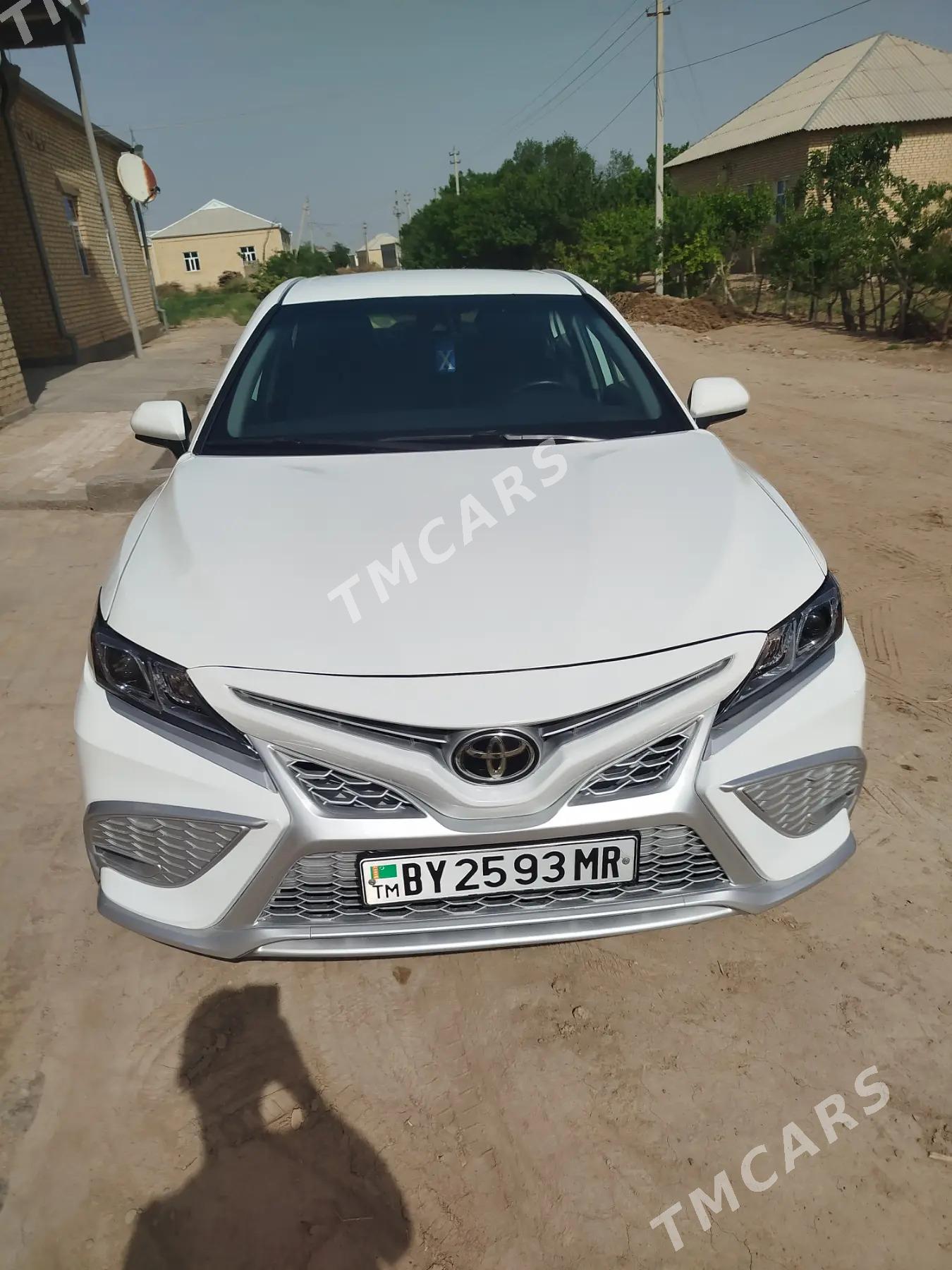Toyota Camry 2020 - 300 000 TMT - Baýramaly - img 6