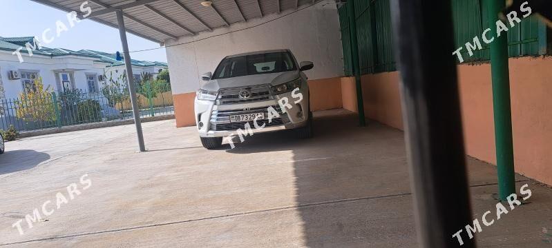 Toyota Highlander 2016 - 420 000 TMT - Тязе заман - img 2