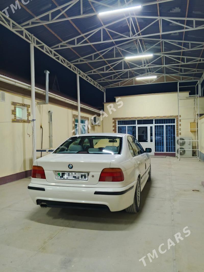 BMW E39 1999 - 65 000 TMT - Балканабат - img 4