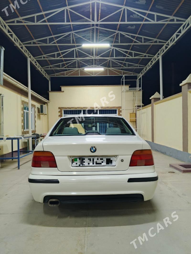 BMW E39 1999 - 65 000 TMT - Балканабат - img 3