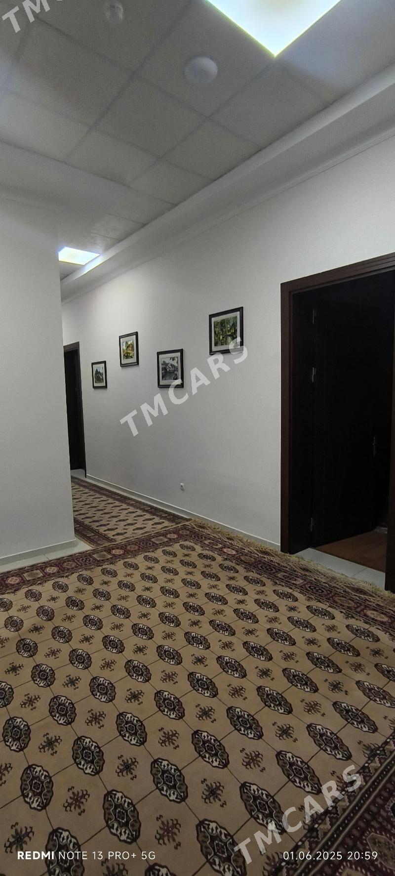 московская TMCELL DOM MOSKOVSK - Moskowskiý köç. (10 ýyl abadançylyk şaýoly) - img 2