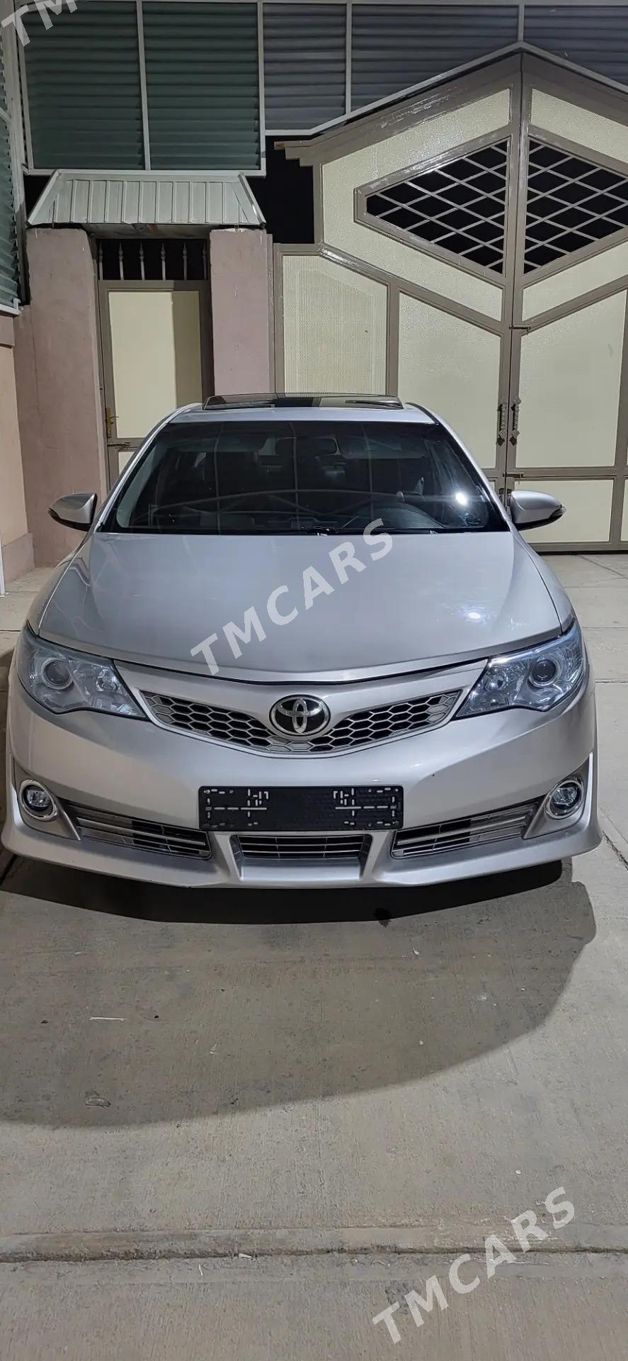 Toyota Camry 2014 - 234 000 TMT - Бузмеин - img 3