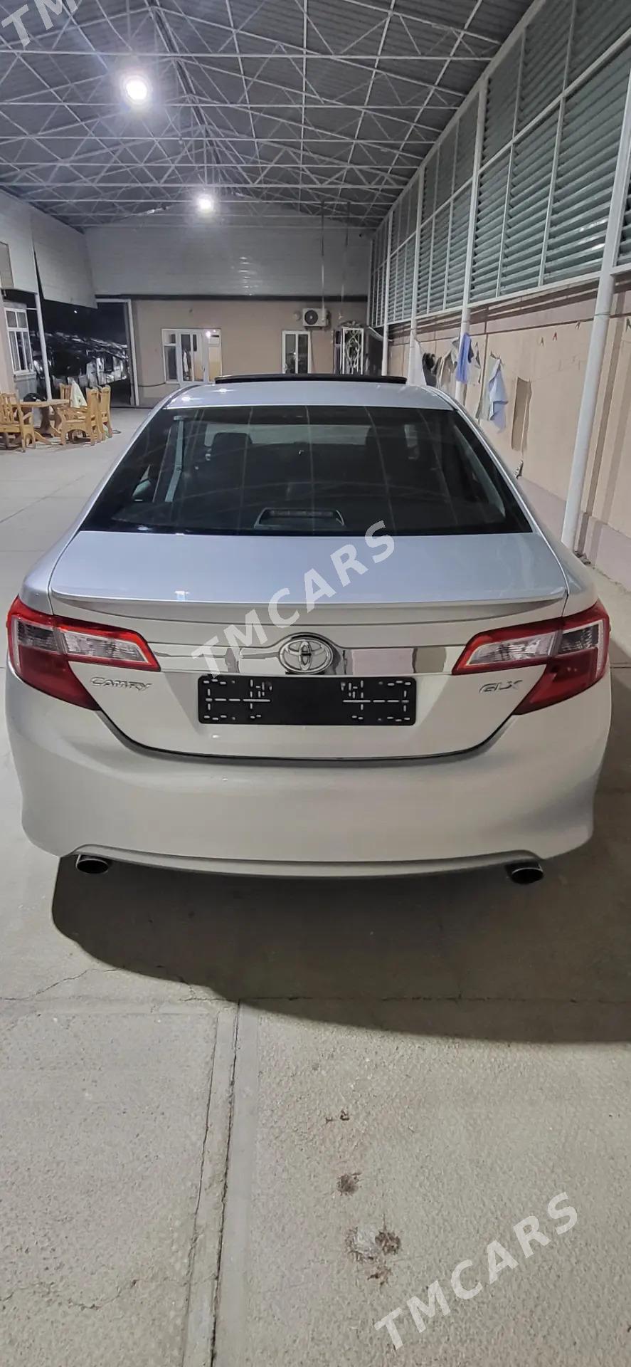 Toyota Camry 2014 - 234 000 TMT - Бузмеин - img 8