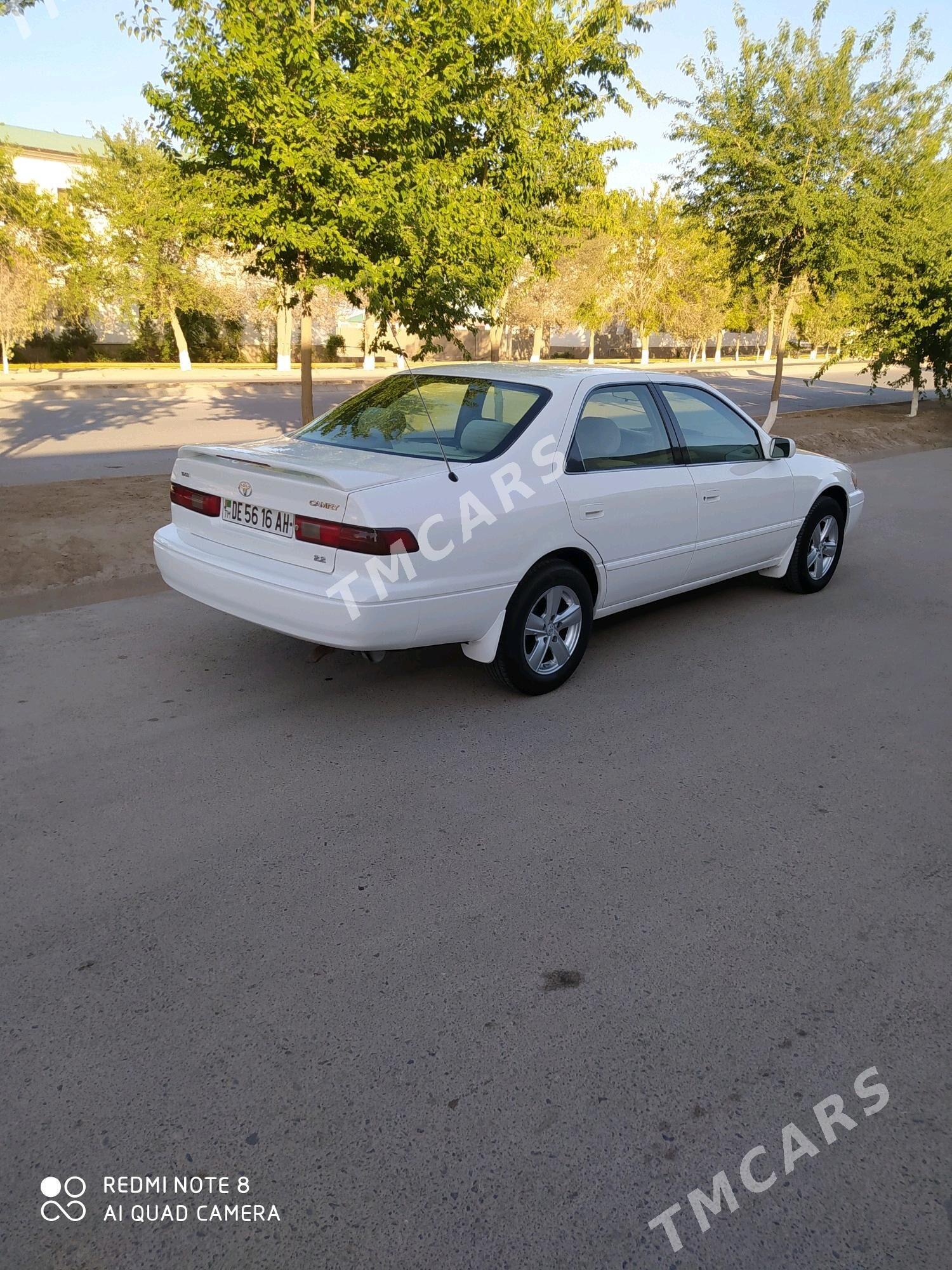 Toyota Camry 1998 - 100 000 TMT - Бабадайхан - img 4
