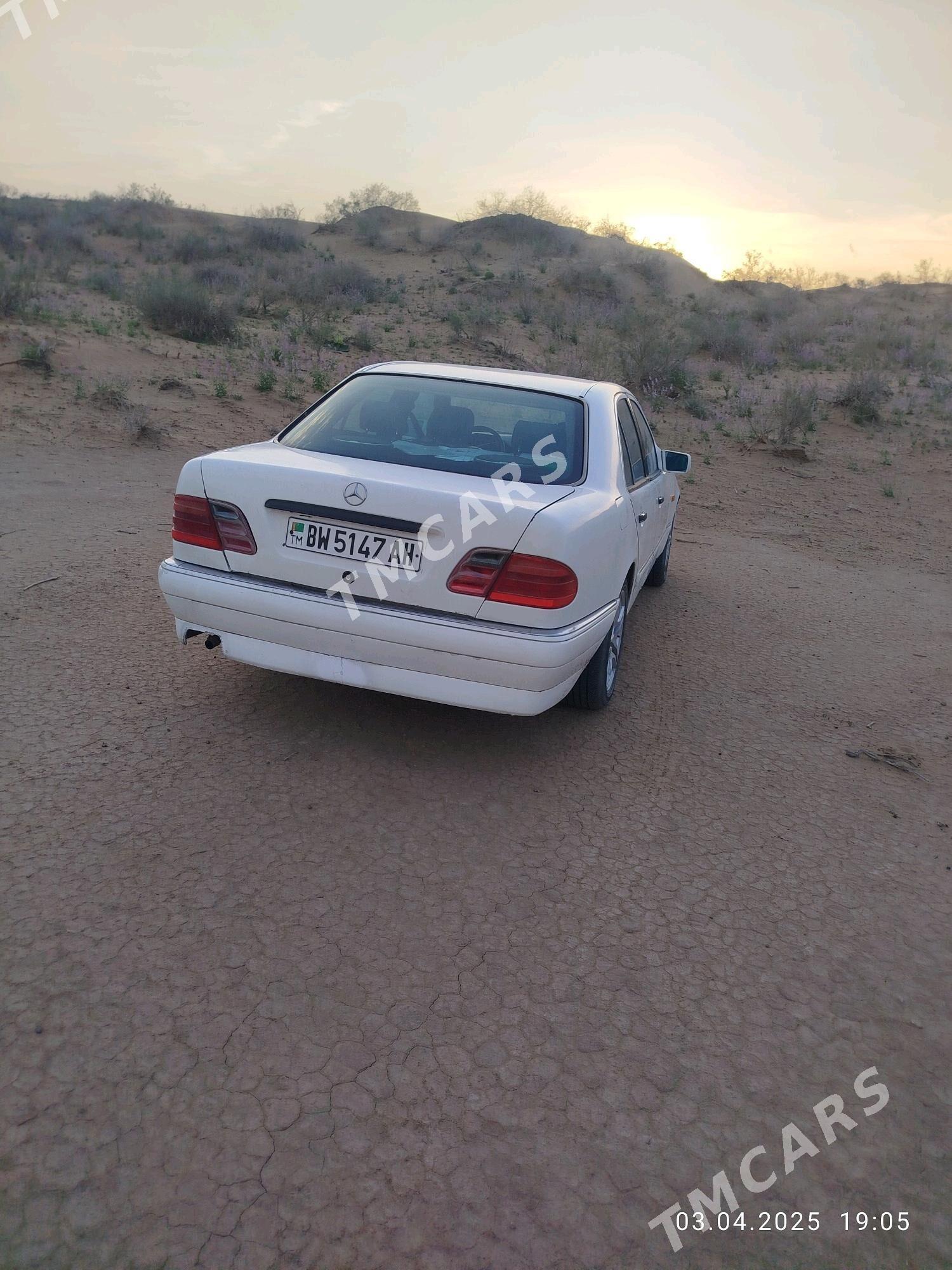 Mercedes-Benz E320 1996 - 55 000 TMT - Анев - img 4