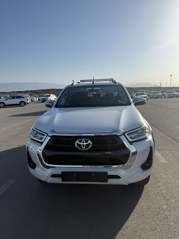 Toyota Hilux 2024 - 600 000 TMT - Ашхабад - img 5