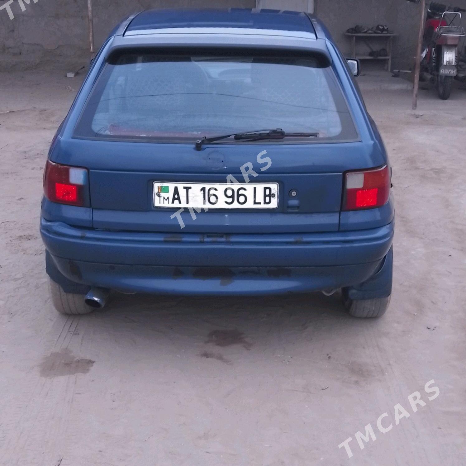 Opel Astra 1993 - 22 000 TMT - Фарап - img 3