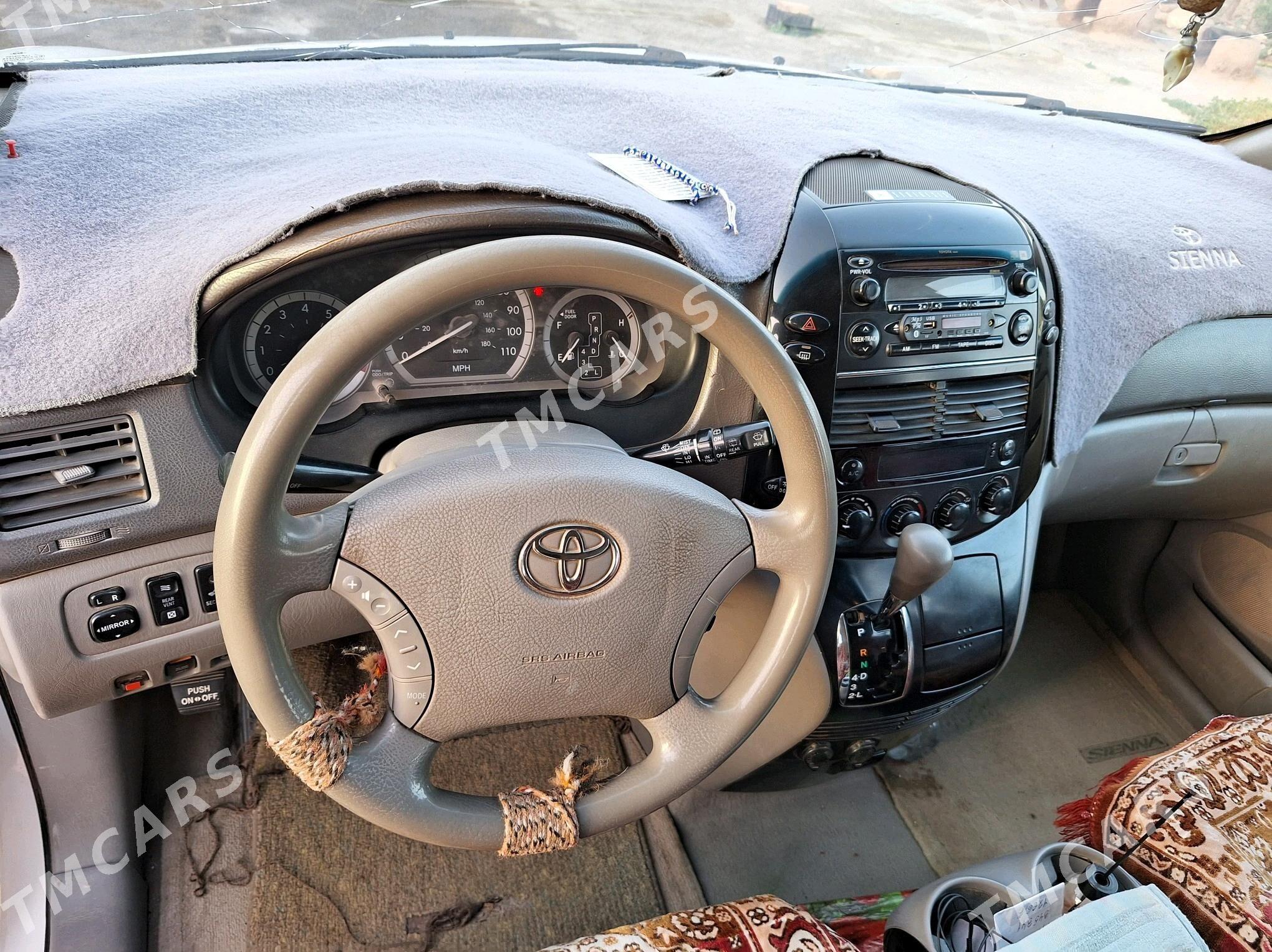 Toyota Sienna 2004 - 170 000 TMT - Серхетабат (Кушка) - img 1