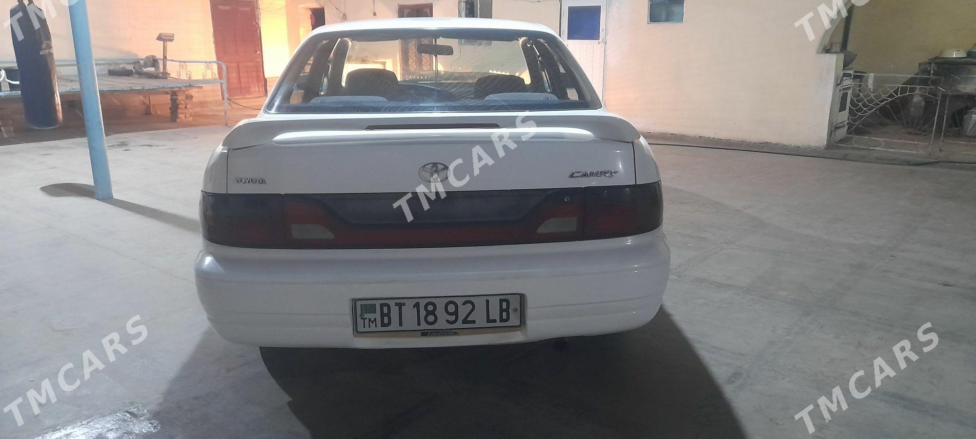 Toyota Camry 1993 - 75 000 TMT - Саят - img 5