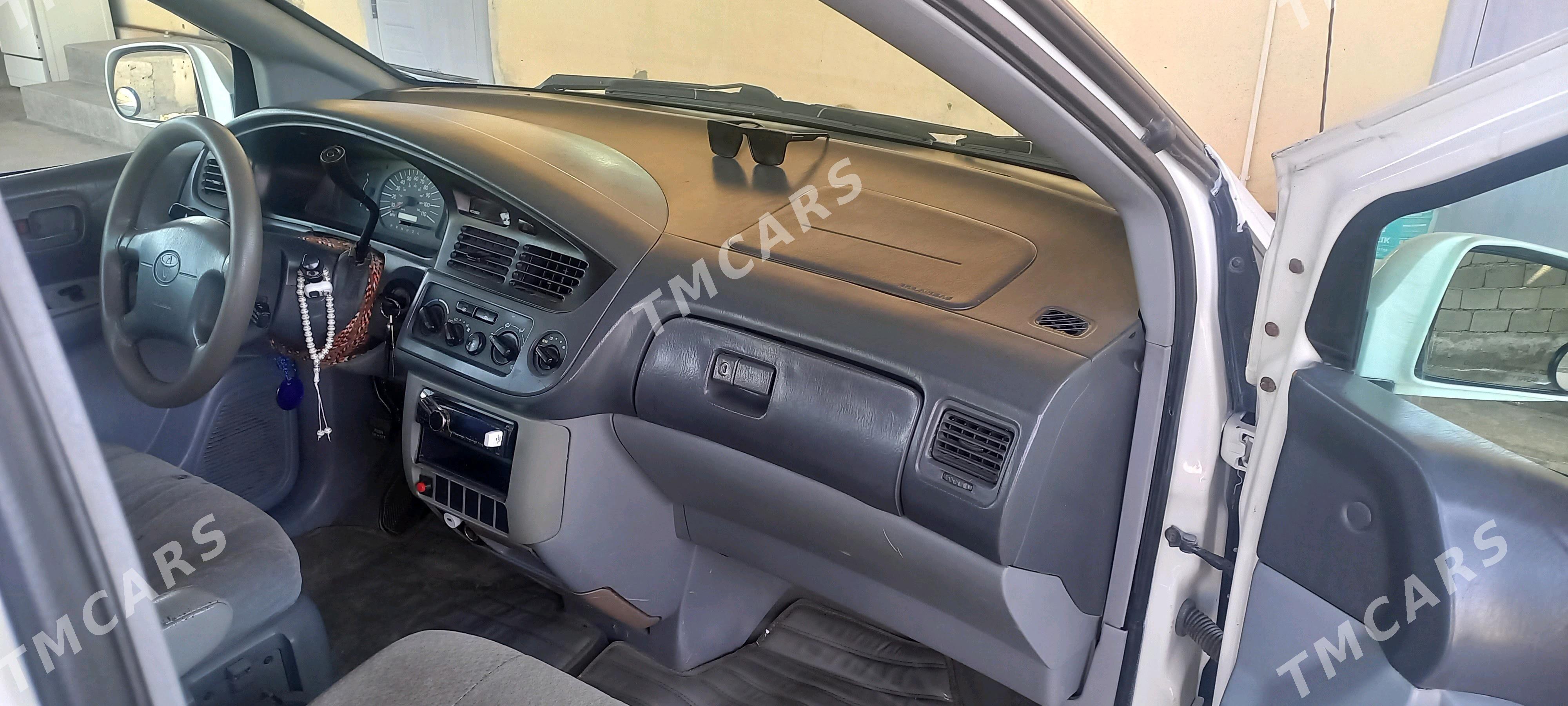 Toyota Sienna 2000 - 135 000 TMT - Aşgabat - img 4