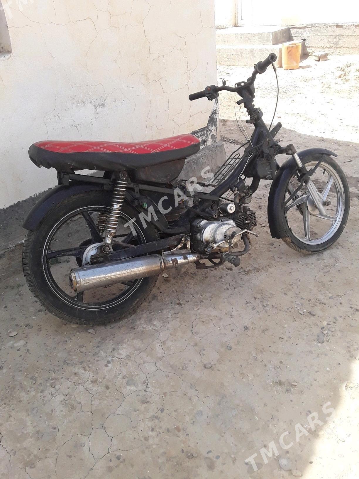 Fekon FK150-8G 2010 - 4 000 TMT - Тагтабазар - img 3