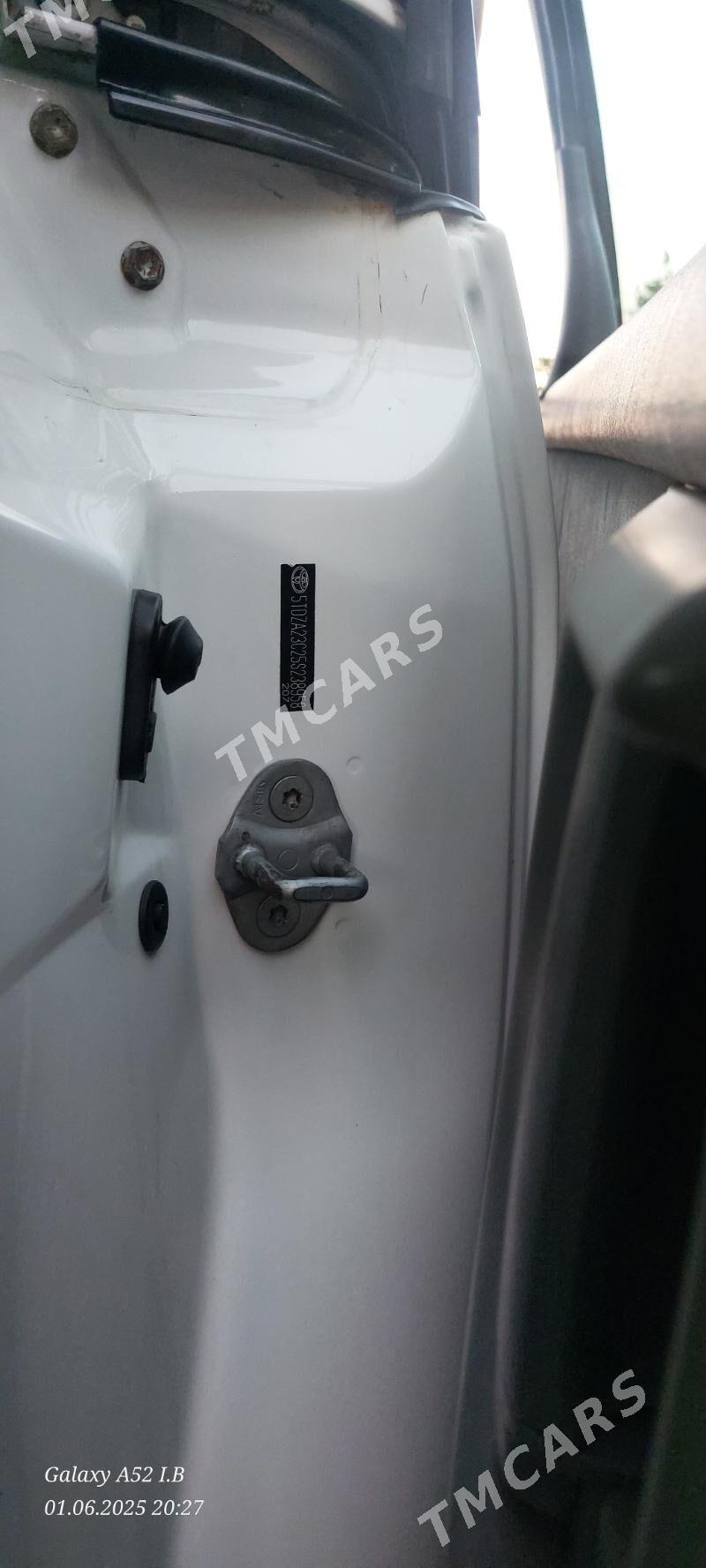 Toyota Sienna 2004 - 210 000 TMT - Дашогуз - img 5