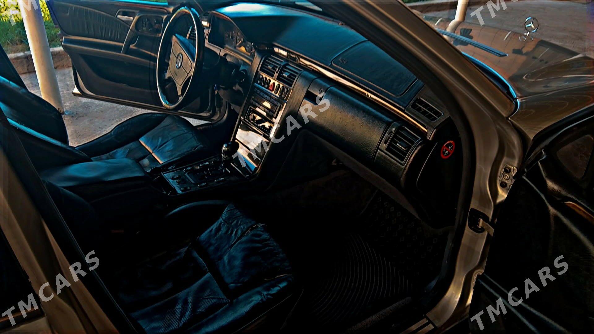Mercedes-Benz E320 1998 - 90 000 TMT - Мургап - img 6