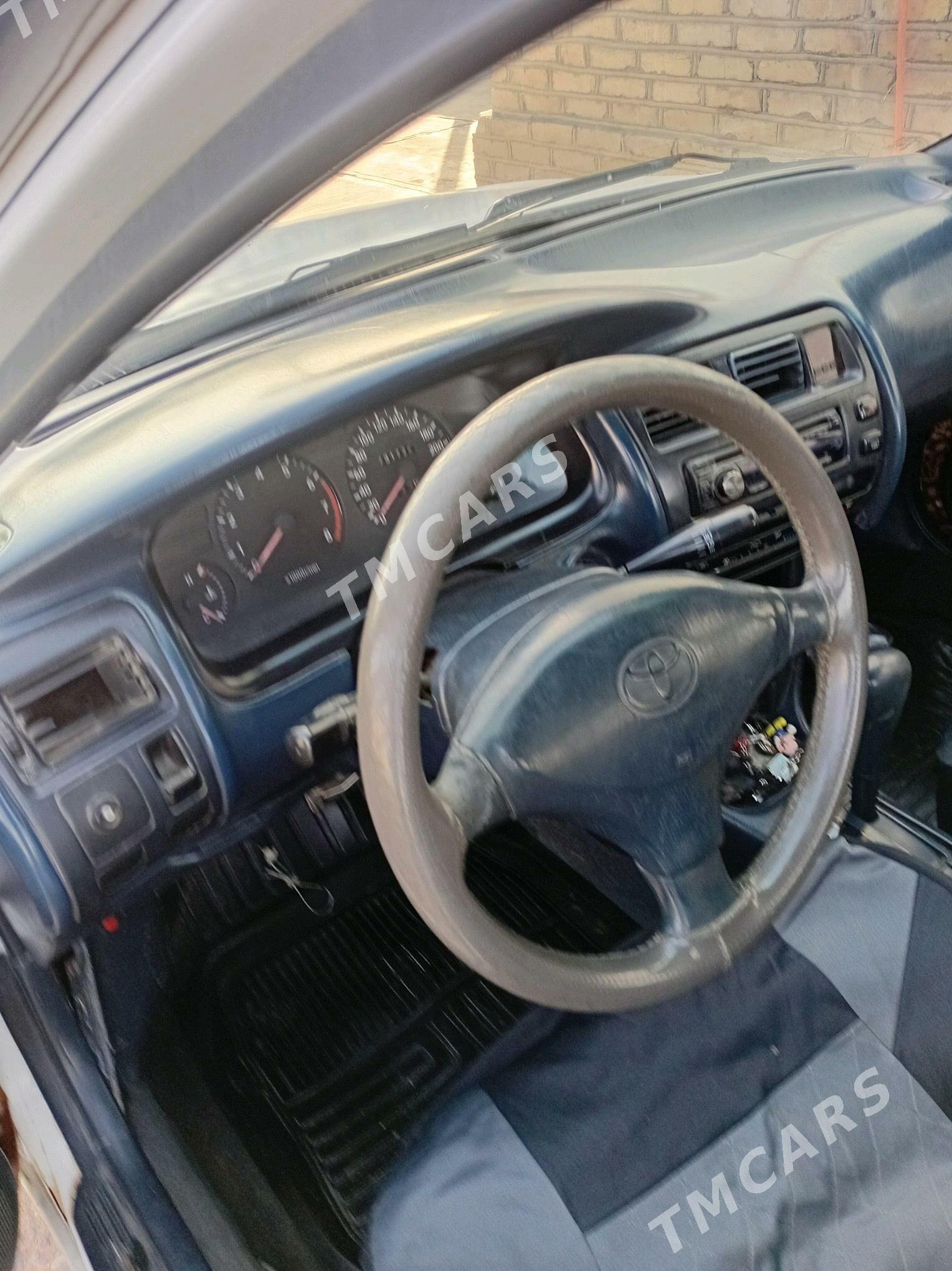 Toyota Corolla 1995 - 45 000 TMT - Türkmengala - img 4