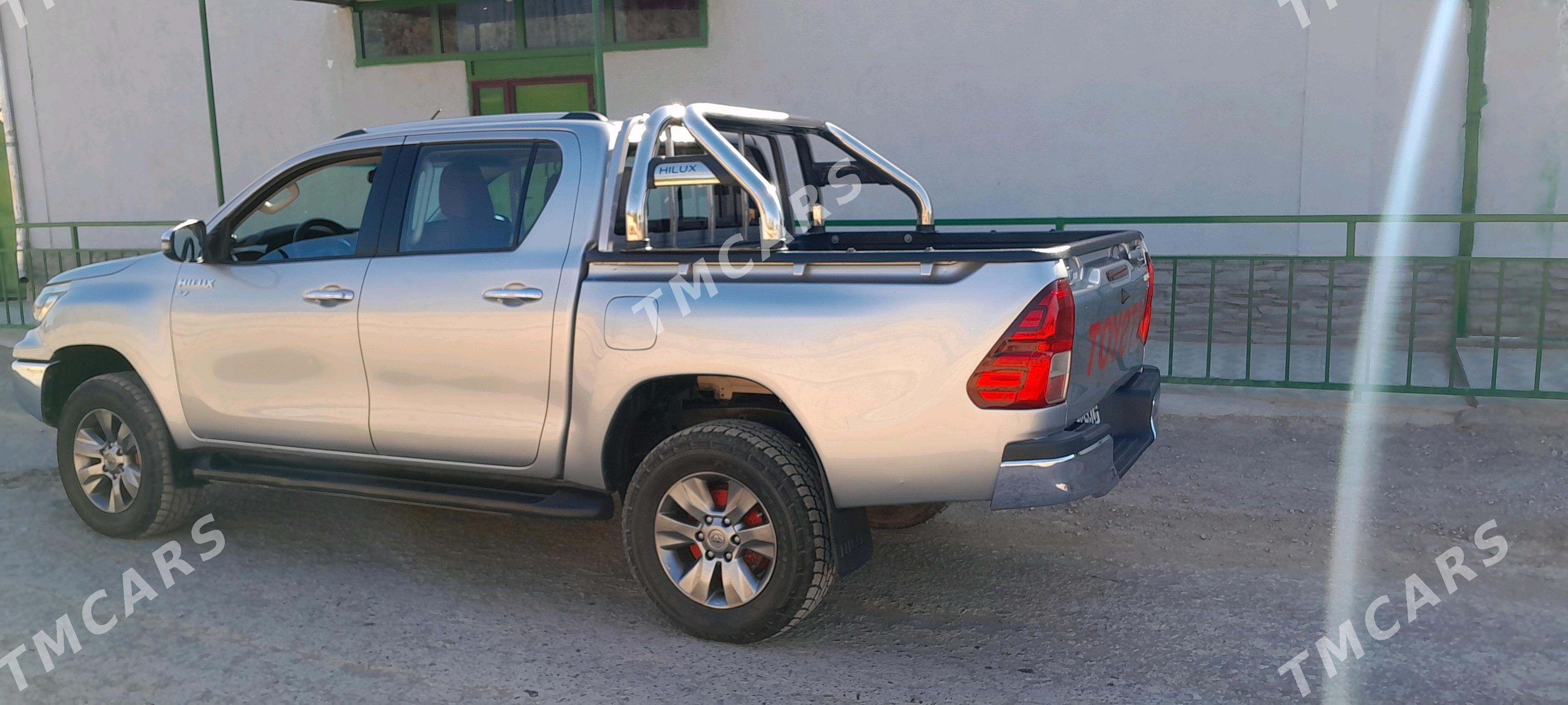 Toyota Hilux 2016 - 420 000 TMT - Магданлы - img 3