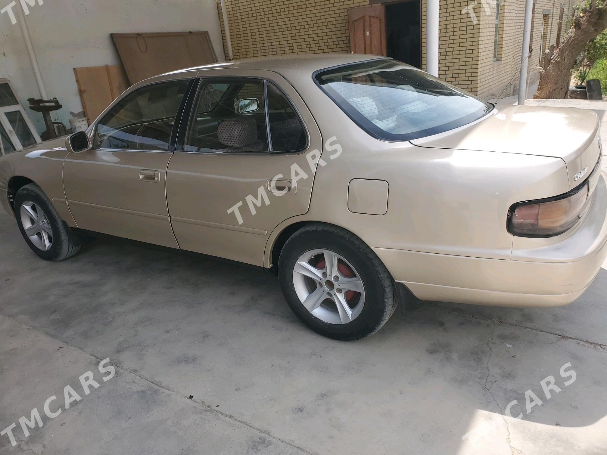 Toyota Camry 1993 - 85 000 TMT - Байрамали - img 4